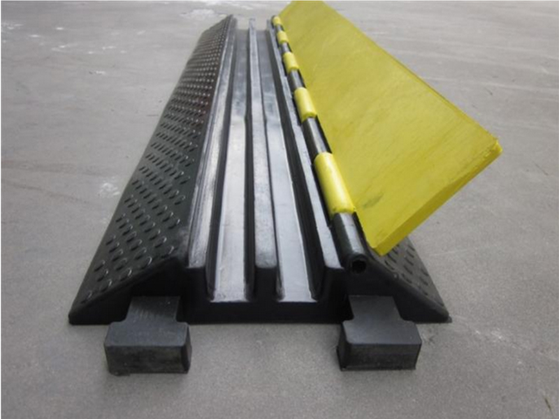 2 channel Rubber Cable Ramp Protector 03